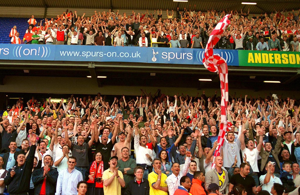 mclockend's tweet photo. 19 years to the day and no other away compares 👊🏻 same old Arsenal taking the piss 🏆🔴⚪️ https://t.co/DjuYbyGy5Y
