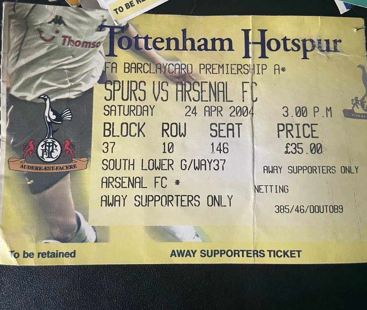 mclockend's tweet photo. 19 years to the day and no other away compares 👊🏻 same old Arsenal taking the piss 🏆🔴⚪️ https://t.co/DjuYbyGy5Y