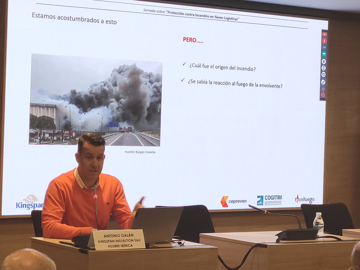 Cepreven (@cepreven) on Twitter photo ▸ Continúa la #Jornada sobre #PCI en naves logísticas, en esta ocasión de la mano de Antonio Galán, Head of Regulatory and Public Affairs Iberia <a href="/KingspanES/">Kingspan España</a> y @HuurreIberica
➡ "Naves logísticas. Exigencias de reacción al fuego y evaluaciones complementarias." ▸ Continúa la #Jornada sobre #PCI en naves logísticas, en esta ocasión de la mano de Antonio Galán, Head of Regulatory and Public Affairs Iberia <a href="/KingspanES/">Kingspan España</a> y @HuurreIberica
➡ "Naves logísticas. Exigencias de reacción al fuego y evaluaciones complementarias."