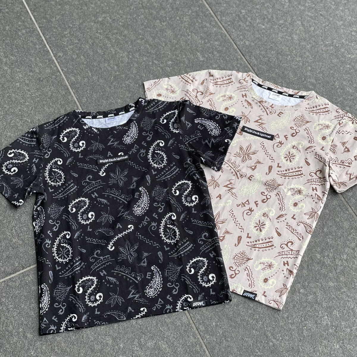 LEFLAH_TOKYO's tweet photo. 【New Release Info】

新作アイテムの予約販売を

本日〜
ONLINE STORE

4/26(水)〜
LEFLAH各店
にて開始します

▪︎ ランダムロゴ総柄キッズT
▪︎ 621ペイズリーキッズT
▪︎ クローバー総柄キッズT

⬇️詳細はこちらから⬇️
【https://t.co/lovDZ2yYCM】
　　
#LEFLAH
#レフラー https://t.co/rFIduQHxI3