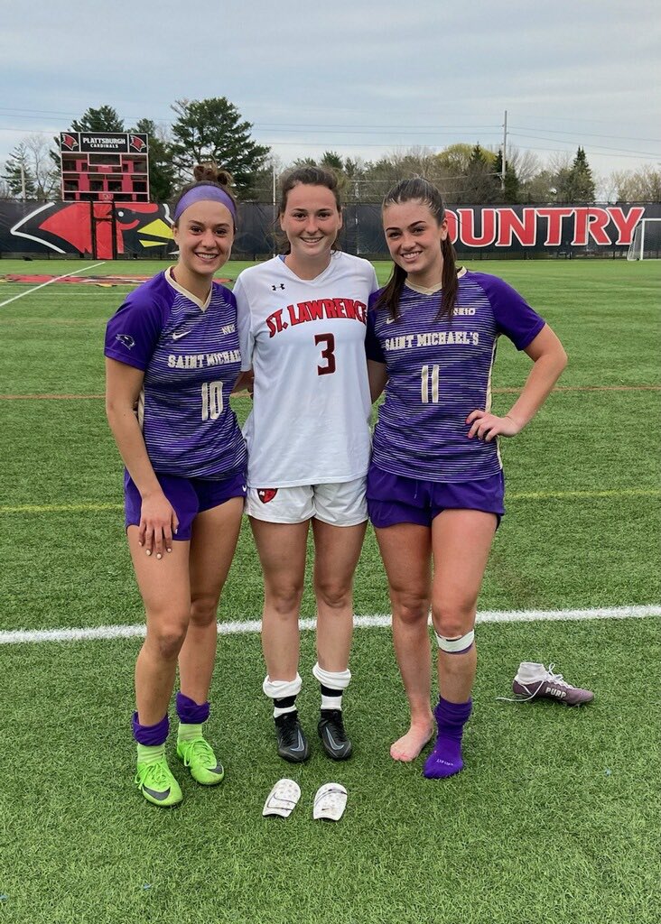 MattWilliams_SN's tweet photo. Rosie caught Fenwick soccer grads Bella DelVecchio (left) Jenna Durkin (middle) and Elani Gikas (right) at a college spring game for St Lawrence and St Mikes recently. Always Crusaders! @We_Are_Fenwick @FVGSoccer https://t.co/Isk4LbWGEQ