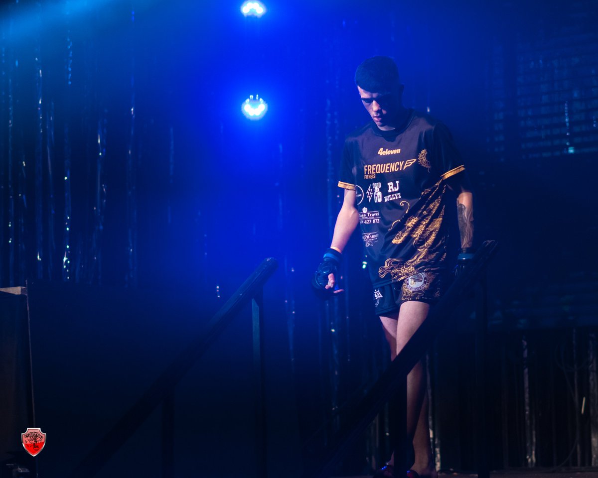 KingdomCombat's tweet photo. Another guillotine finish. John Johnson delivered 35s in Round 1 in epic style.
 
-
📸 WATCH John Johnson on YouTube https://t.co/YhV9nzS32j

#mma #mmafighter #mmatraining #mmaworld #mmalifestyle #mmafighters #mmafighters  #mmanews https://t.co/j4307ED8Ag