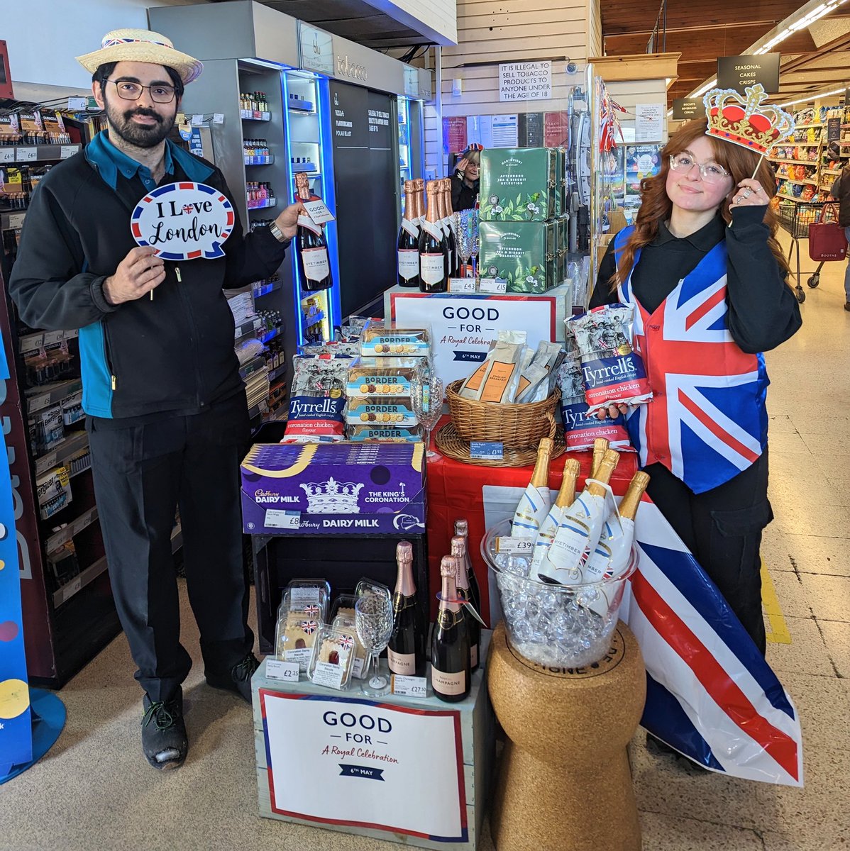BoothsCountry's tweet photo. Your Scotforth team are ready for a royal celebration! 👑🇬🇧

📸 Beray, Amelia, Margaret, Zoe &amp; Kim https://t.co/6JO8j8Tt4Z