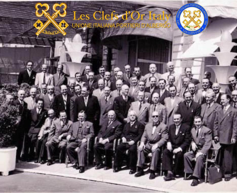 Oggi 25 Aprile 2023 la UIPA, Unione Italiana Portieri d’Albergo - Les Clefs d’Or, festeggia il 71* anno di fondazione del sodalizio Internazionale. 
 
Buon 71* compleanno e altri 100 di questi giorni.
Evviva Les Clefs d’Or!