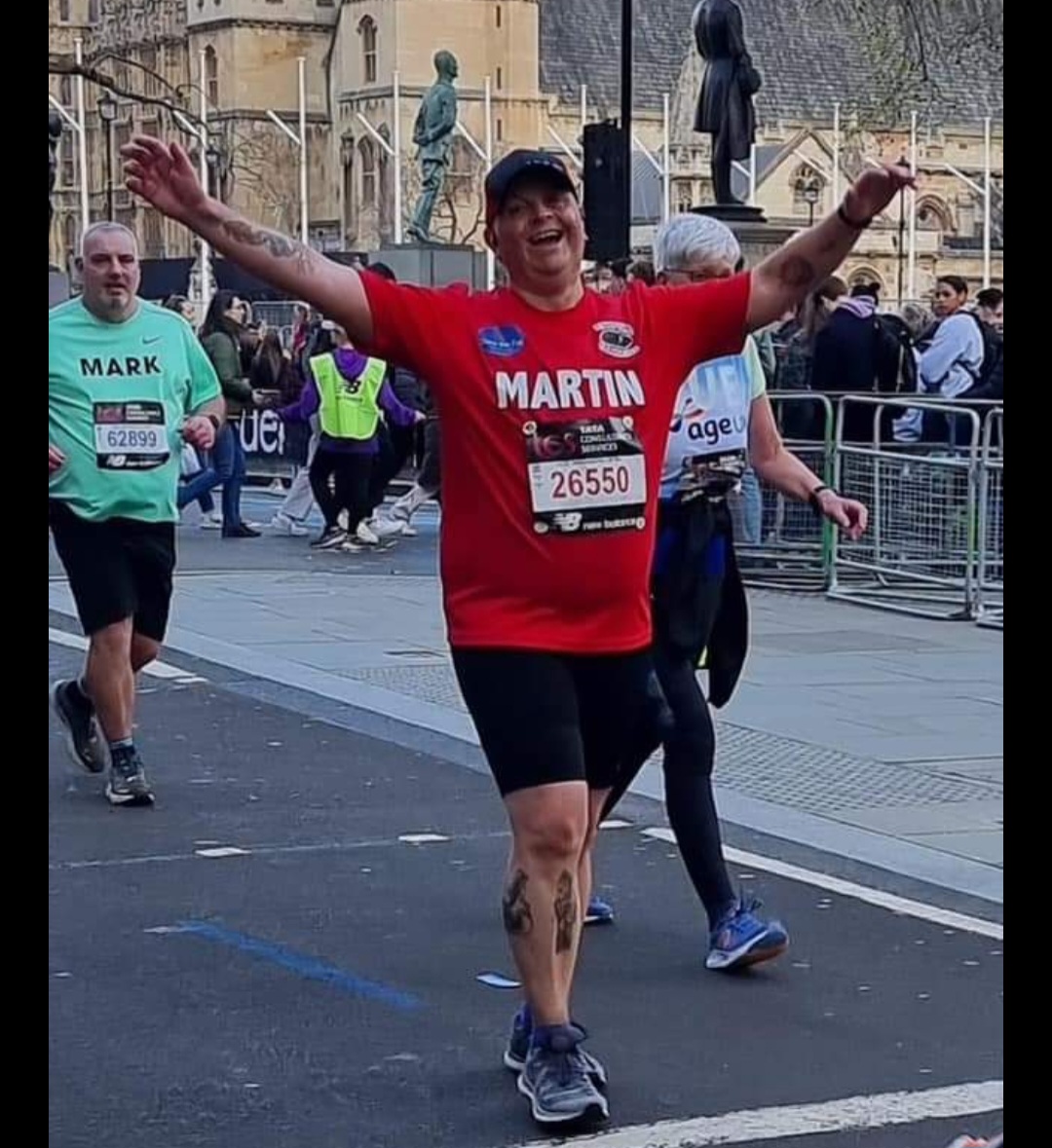 EKHUFT's tweet photo. A cardiac nurse who survived a heart attack ran the London Marathon to raise money for the @TheBHF .

Martin Whittingham was a fit 40 year old when he began experiencing chest pain while on a bike ride, and spent five days in hospital.

Read more: https://t.co/l8EySqefXv https://t.co/oZZOVw5qA1