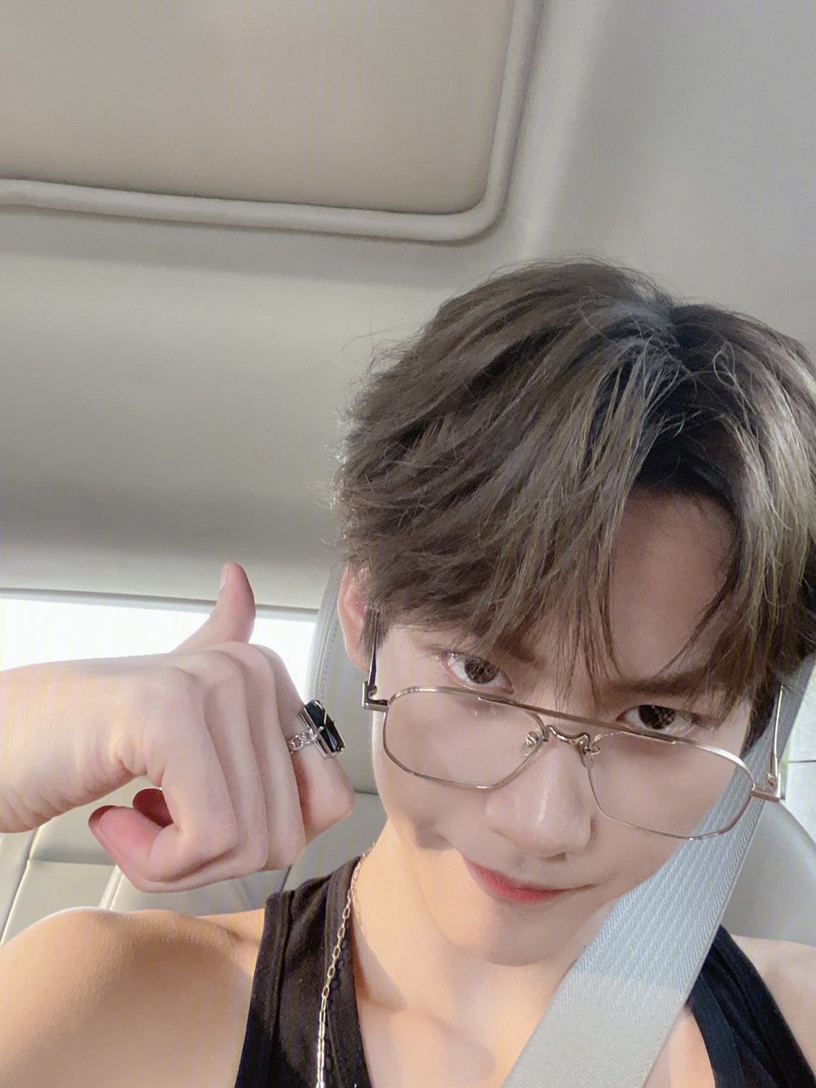 piproys_'s tweet photo. แล้วใครจะถ่ายรูปมุมนี้ได้หล่อเท่าแก https://t.co/UwimeUpNGS