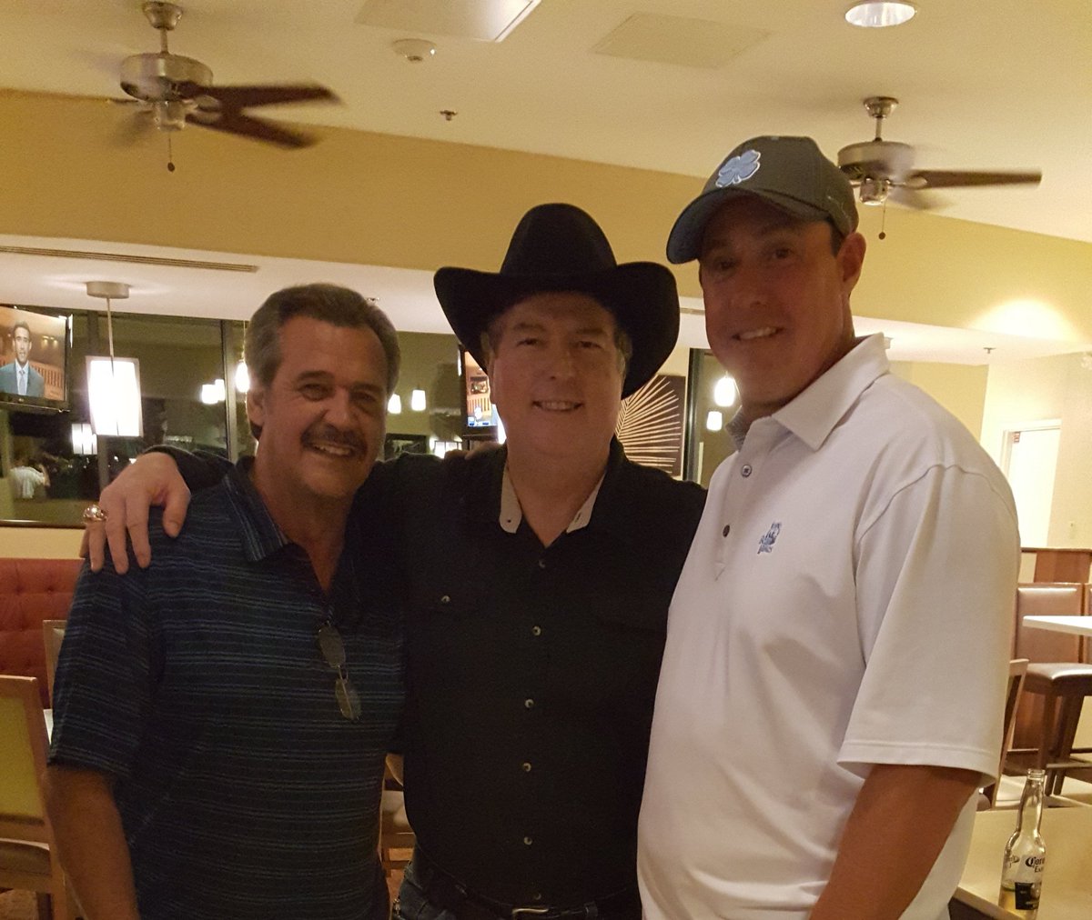 slider_sinker's tweet image. When I was running for Judge, Tanyon Sturtze invited me out to a #Yankees fantasy camp, and I got to hang out with some LHP named Guidry.  I wonder what his #pitchcount limit was in &apos;78? I bet he loves the #pitchclock as well.