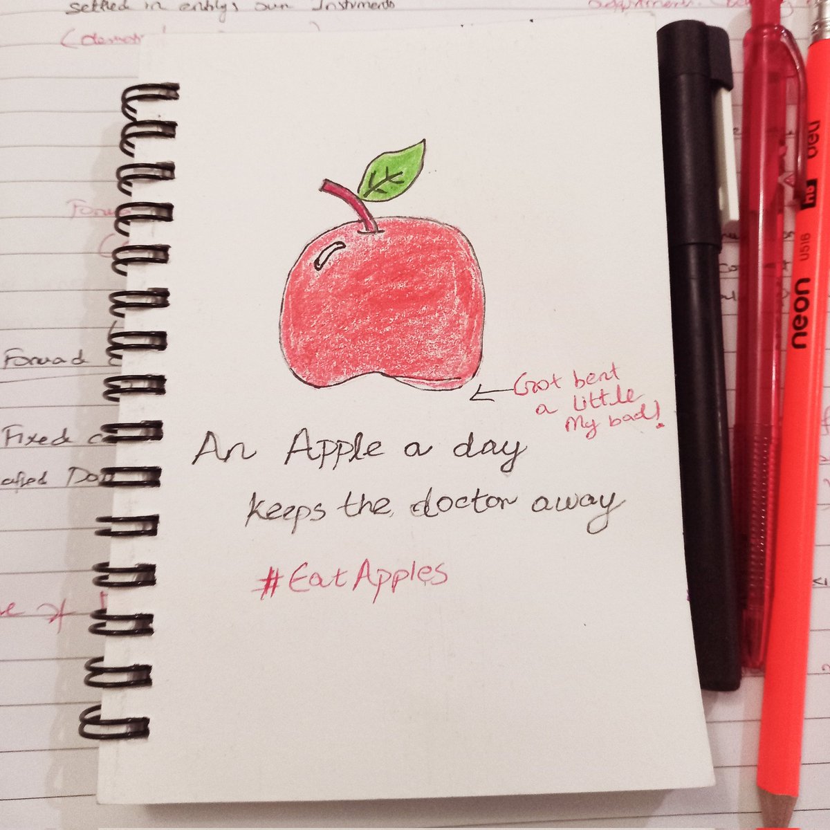 Yuutcey's tweet photo. PSA! #EatApples https://t.co/94SD8kRbIZ