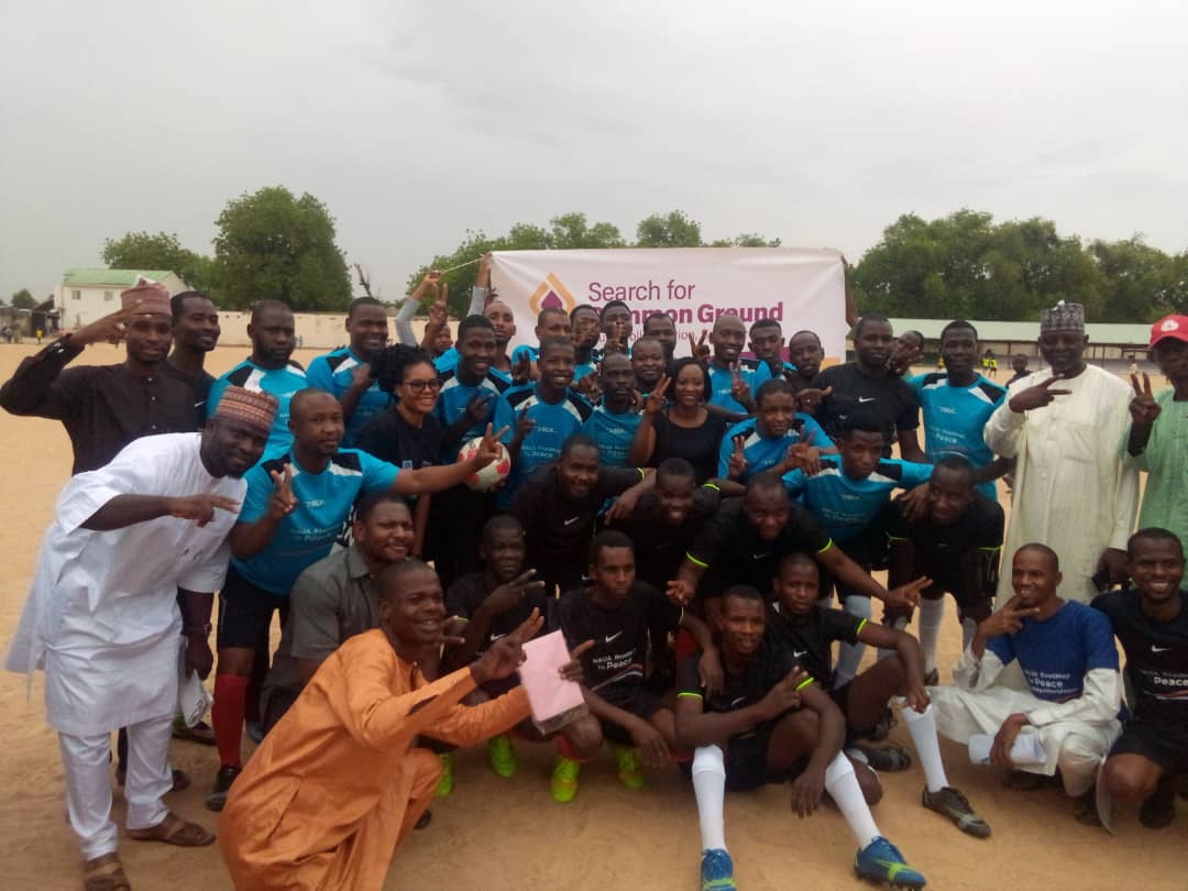 ThatGirlTinuke's tweet photo. The friendly match was successful and both teams surely had fun. Football is surely a good way to strengthen relationships and embrace differences. Kudos to Search for common ground for planning this 🙌🏾. #SFCGPeaceAdvocates https://t.co/1gzZkDdWfp