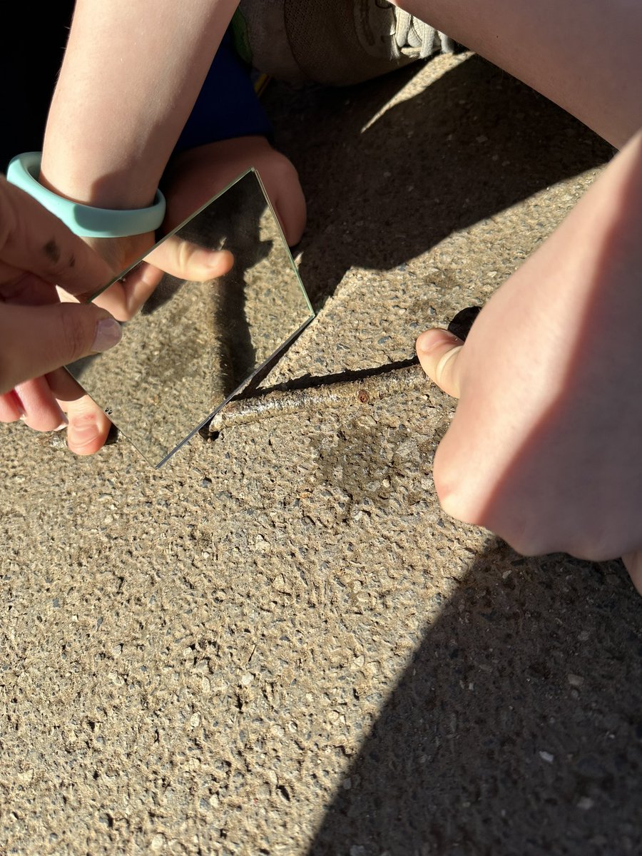 gilwern_school's tweet photo. #GilwernYear4 have enjoyed developing their understanding of symmetry by heading outdoors! We have found items with both horizontal and vertical lines of symmetry, we also enjoyed painting with sticks and mud to reflect patterns by folding paper!🍃#OutdoorLearning #MathsNumeracy https://t.co/gwJsEgUDAa