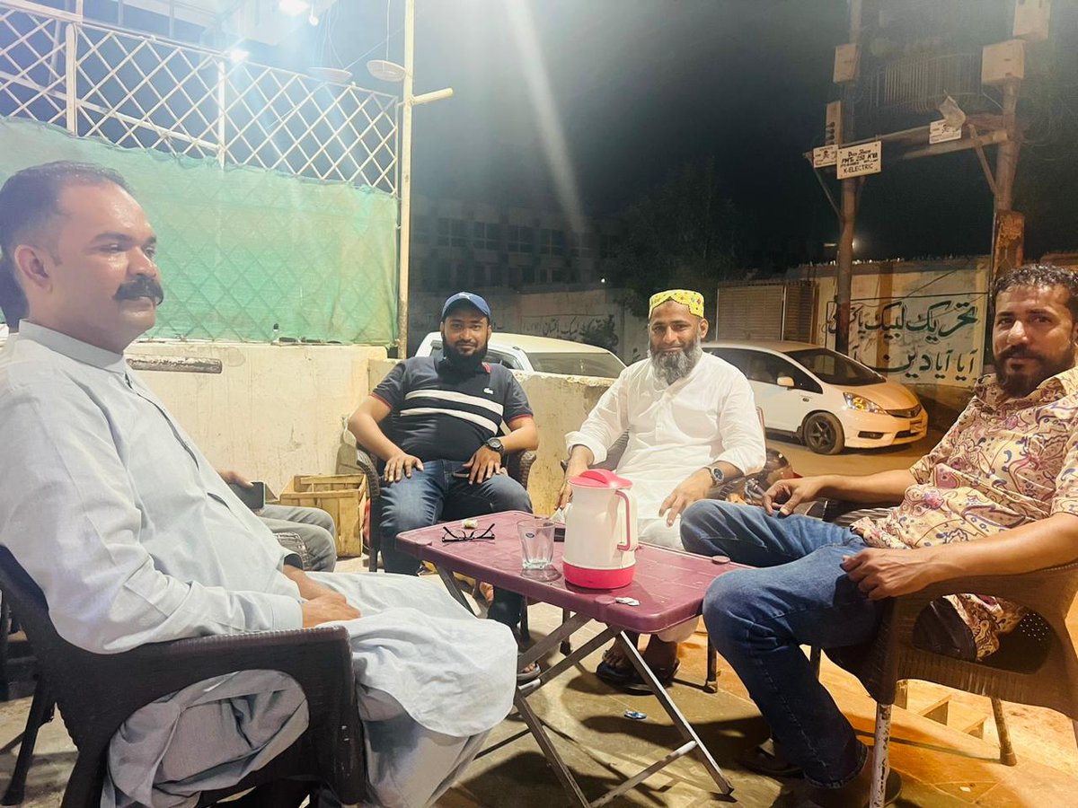 MateenLodhi1's tweet photo. #عيدالفطر کے 3 روز #فرحان_غنی بھائی #آصف_لودھی بھائی اور دوستو  کے ساتھ  عید ملی عید کی مبارکباد پیش کی۔
@FGhani22 @AsifAliLodhi4 
@AliNawazPPP @arifppp128 
@SyedMazharPPP @BilalLodhi 
@AqibLodhi6 https://t.co/ycJLvpoQQE