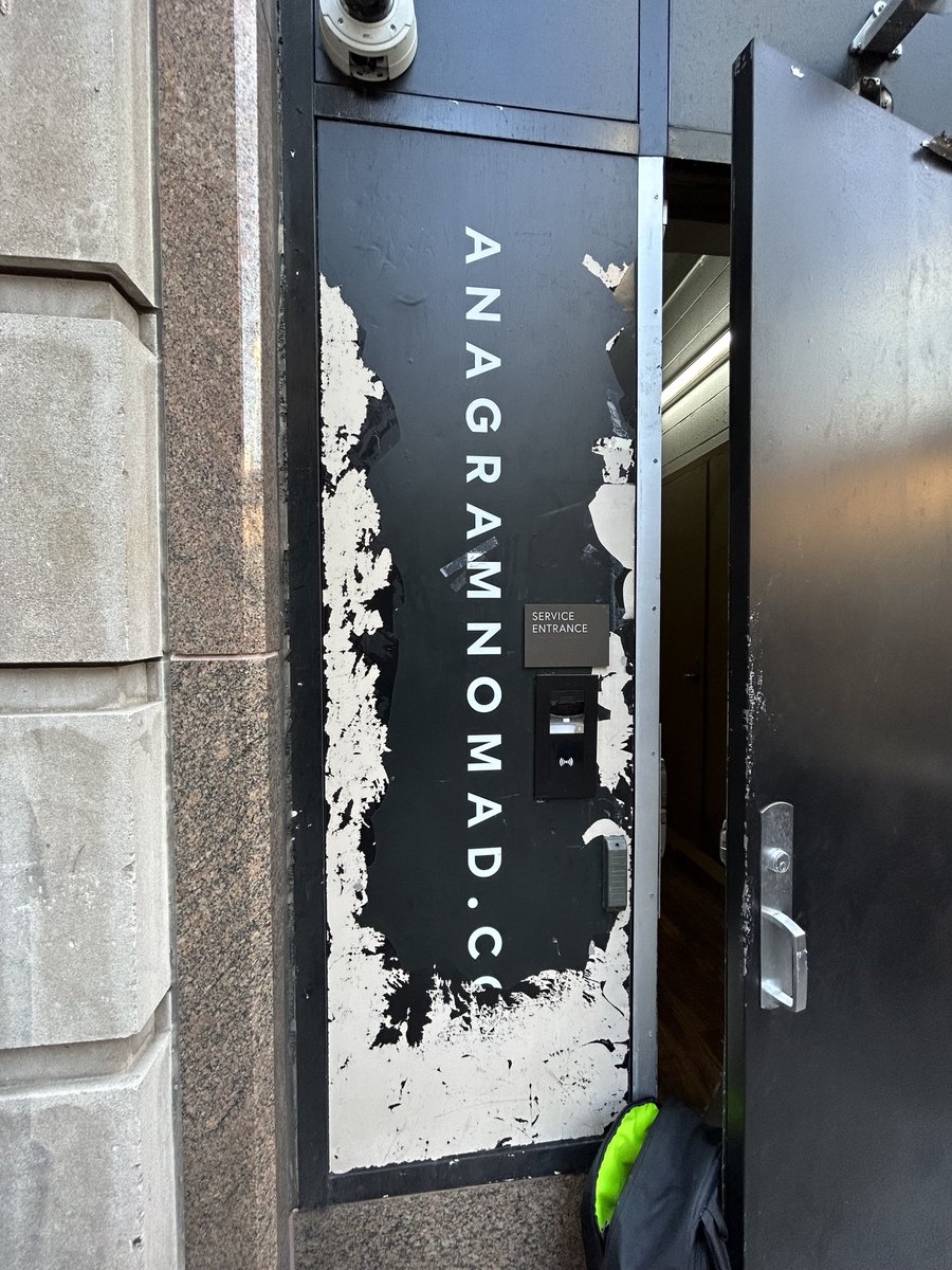 getLayr's tweet image. Out with the old ➡️ in with the new 👀💯💪.  Custom printed signage for a repeat gramercy client.  From design through installation we’ve got it covered, even when removing weathered exterior vinyl #layr #anagram #signage #nyc