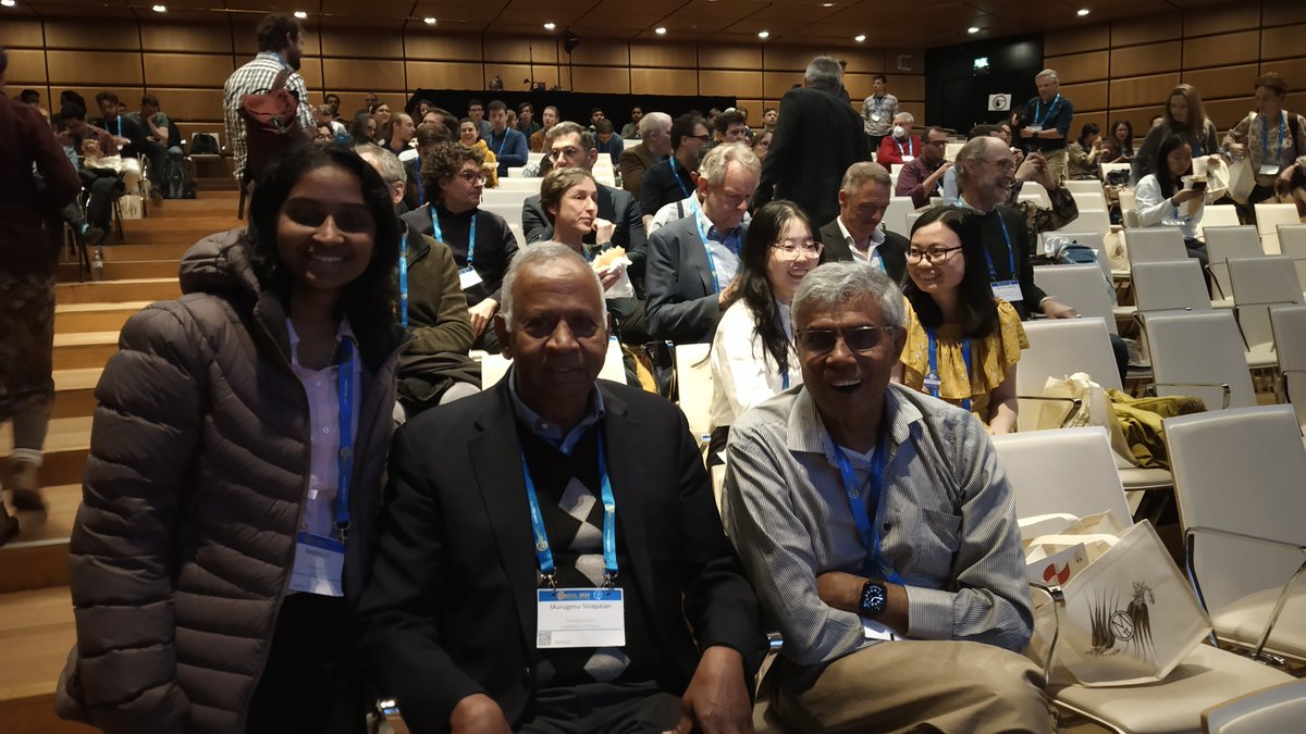 Feeling honoured to meet the two giants of surface and groundwater hydrology at once @#EGU2023.
