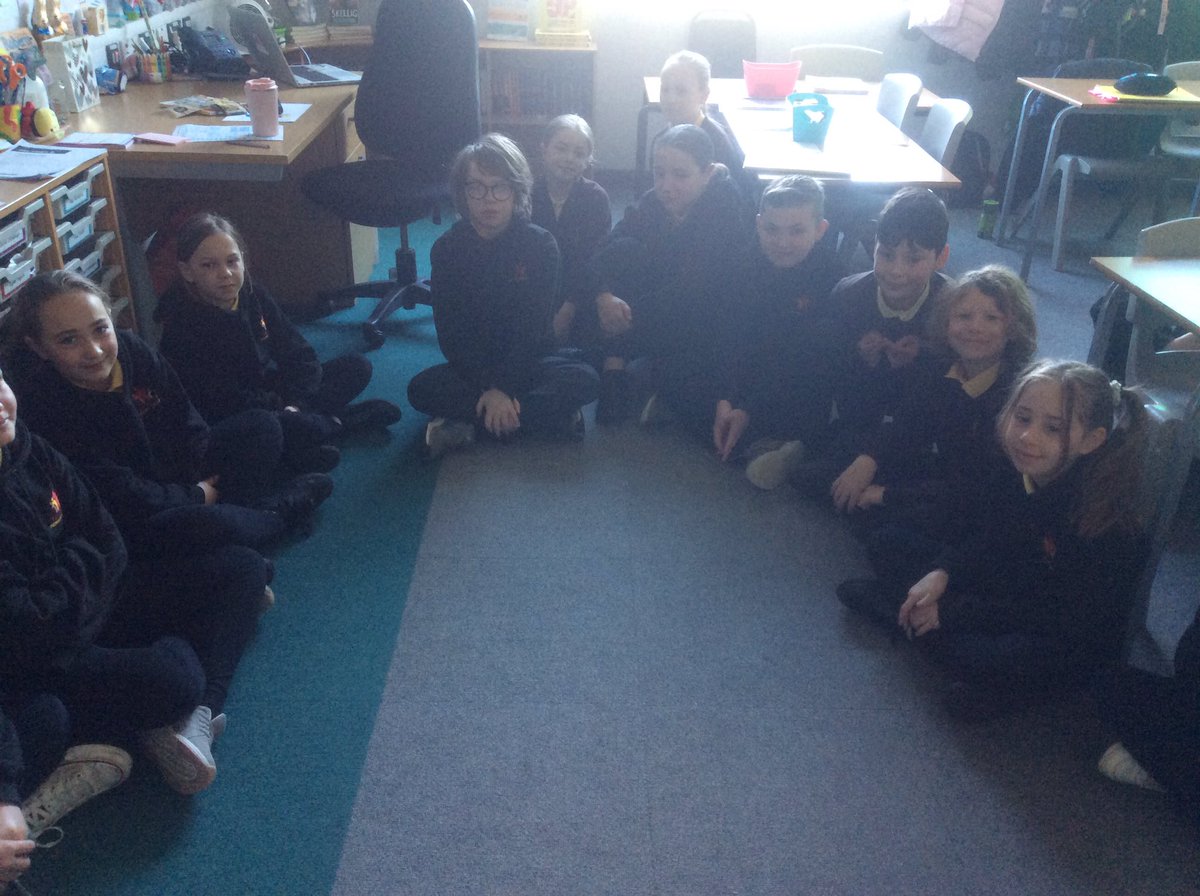 EastfieldPSHull's tweet image. #6RT enjoying a class debate in our R.E lesson about the meaning of life #epsre
