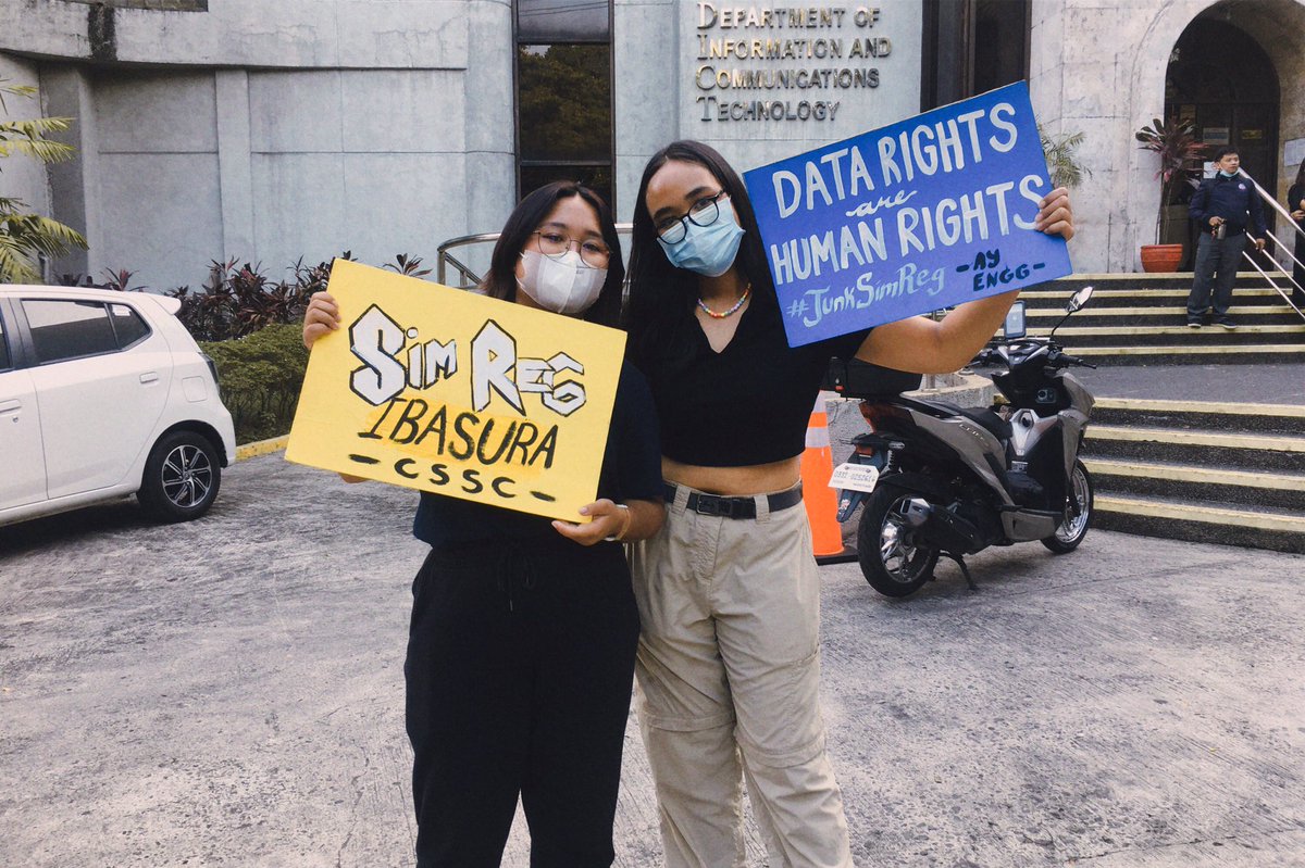 mczrncldt's tweet photo. Karapatan ng mamamayab, ipaglaban! Junk SIM Card Reg!

#HandsOffOurSims
#JunkSimReg 
#JunkSimCardRegistration https://t.co/Eu5FEGZ0KX