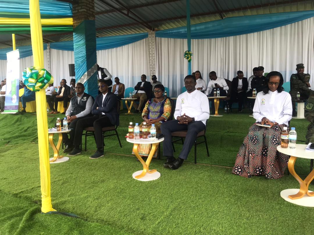 ProfemmesTH's tweet photo. Happening Now: Today @ProfemmesTH joined @RwandaHealth, @RBCRwanda, &amp; other key stakeholders in Malaria prevention for World Malaria Day in @GicumbiDistrict. It is an occasion to highlight the need for continued investment and sustained political commitment to malaria prevention. https://t.co/2ZfaB2p35o