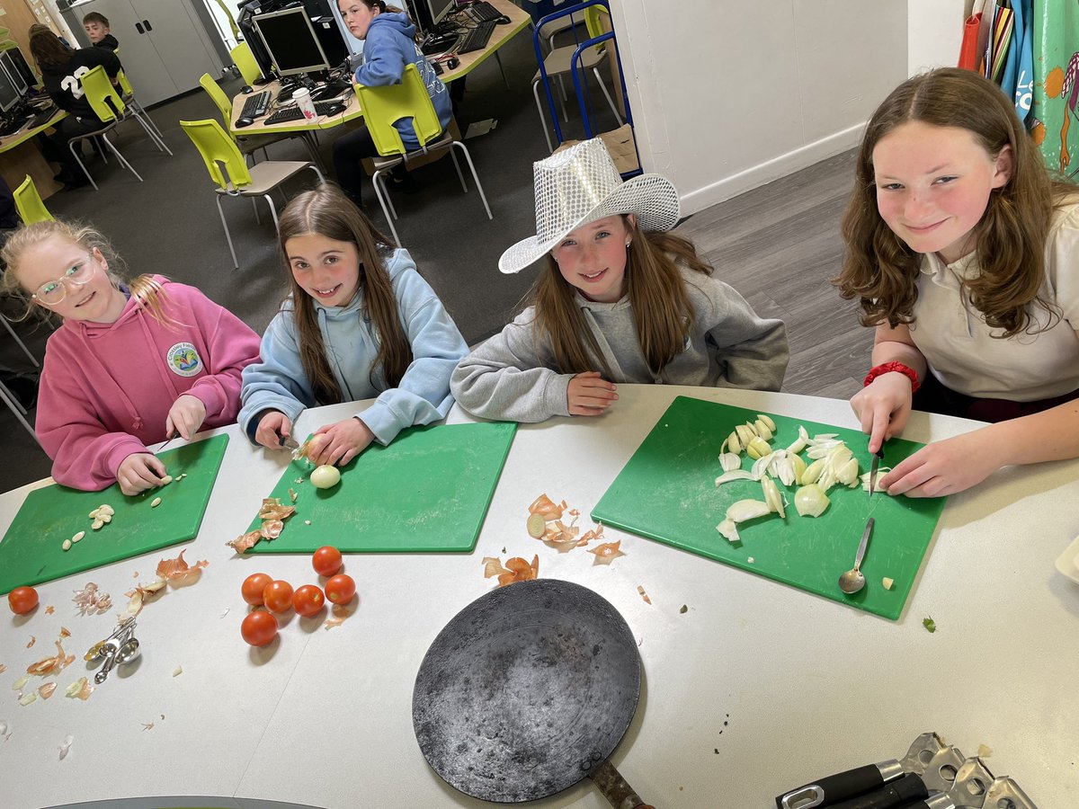 6SB_CF (@6sb_cf) on Twitter photo Celebrating Eid with some cookery today. A delicious vegetable curry, even if we do say so ourselves! 😋🍽️<a href="/CrossleyFields/">Crossley Fields</a> Celebrating Eid with some cookery today. A delicious vegetable curry, even if we do say so ourselves! 😋🍽️<a href="/CrossleyFields/">Crossley Fields</a>