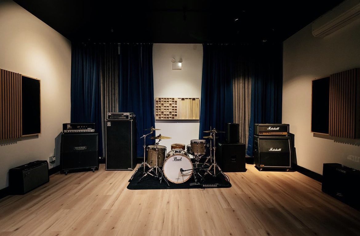 Morning everyone! After a long road and a ton of hard work, our clients <a href="/hesher/">Ben Katz</a>.studios are ready to open their doors for business April 29th in Long Island City! Go follow them for booking info!  #recordingstudio  #studiolife #studiosetup #musicproducer #daw #bedroomproducer