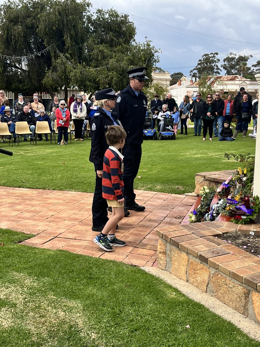 PingellyPol's tweet photo. PingellyPolice we’re proud to be part of the Anzac parade and ceremony today in Pingelly ..  Lest we forget #fb https://t.co/Xncr76i4hg