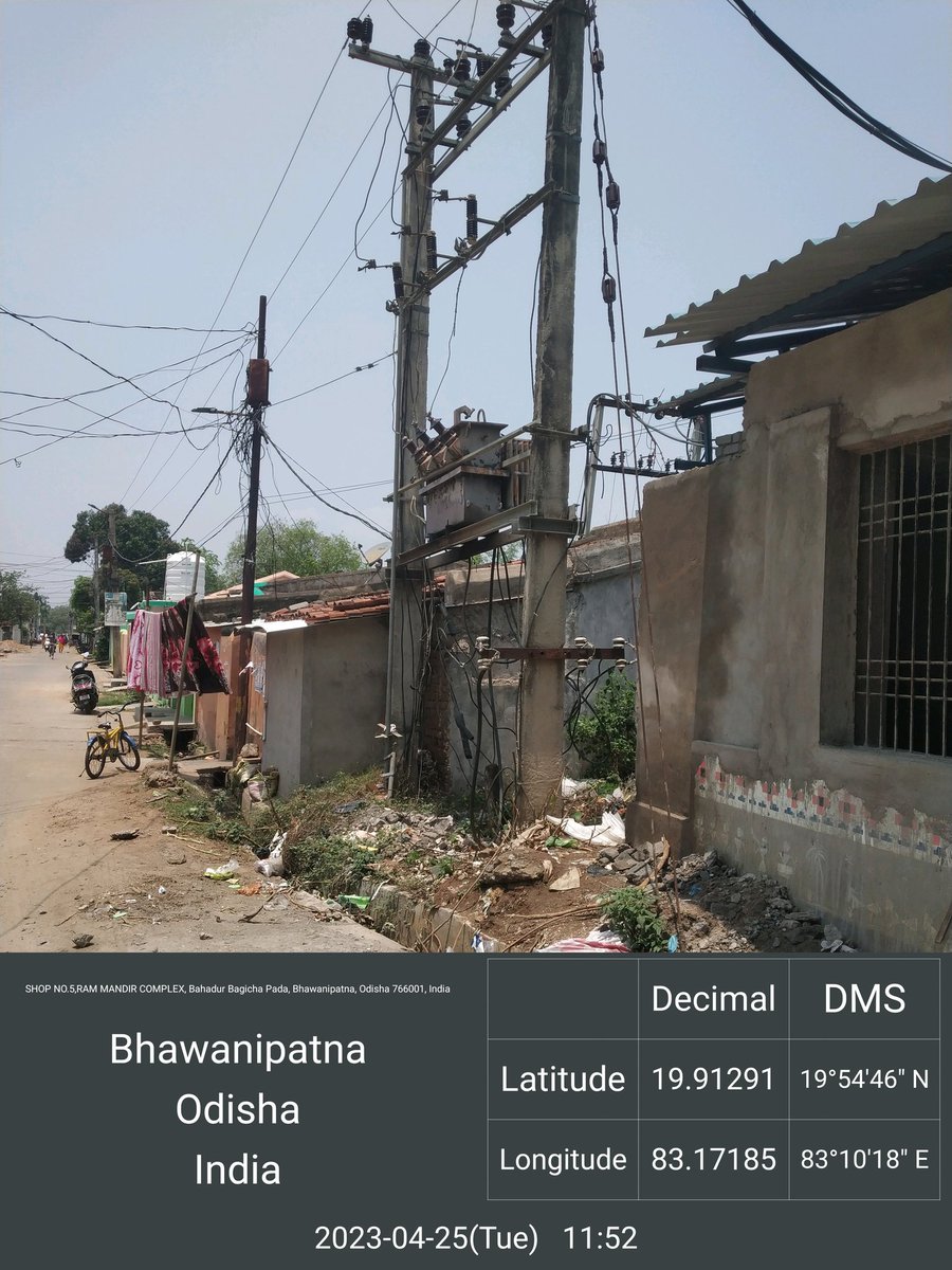 LaxmipandaKld's tweet photo. @TPWesternOdisha This site (KLD, Bhawanipatna, ward no.-05, BBC Pada Community Hall) is in unsafe &amp; open condition, no boundary, high voltage cables are in open.Kindly do permanent boundary at the earliest for saftey @DmKalahandi @EnergyOdisha @MoSarkar5T  @SecyChief @CMO_Odisha https://t.co/FxS2vidd3X