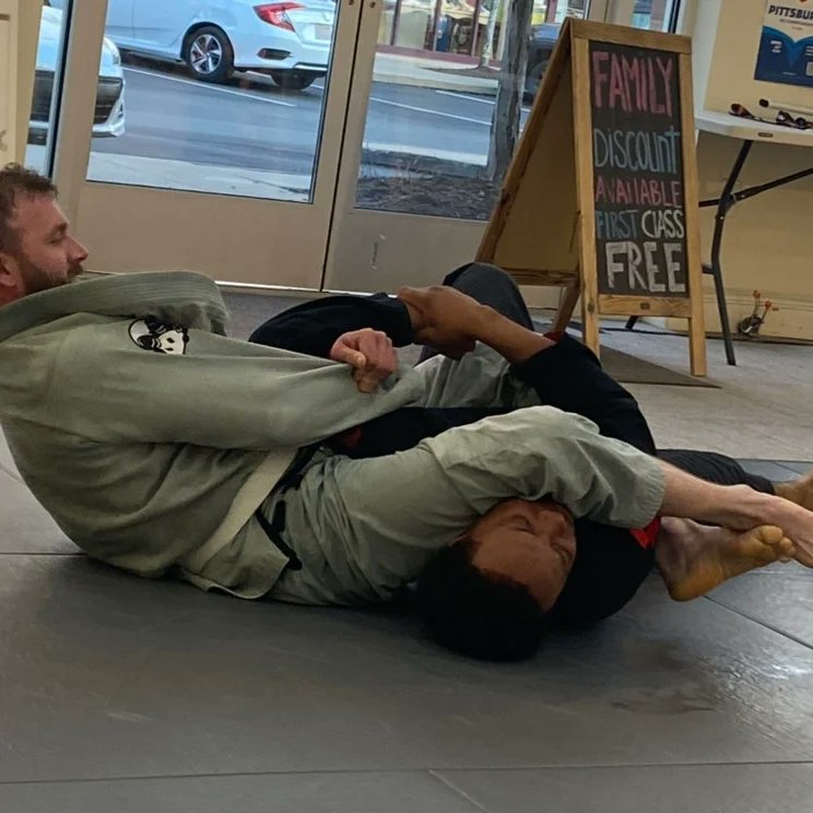 The_Notorious52's tweet photo. You can talk all that shit you want but just know when we get your ass on these mats we mean business #JiuJitsu 🥋 #thenotorious 💪💯 https://t.co/OSLuk0cyHA