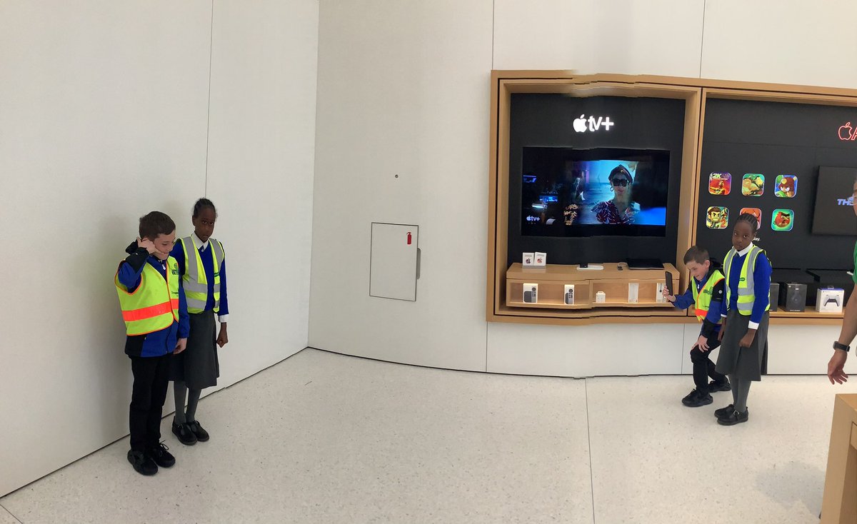 stsilasyear3_4's tweet photo. Thank you to Liverpool Apple store who provided a fantastic workshop to Y3/4. We learnt lots of photo editing skills.
#silascomputing https://t.co/5zNTeFwBpf