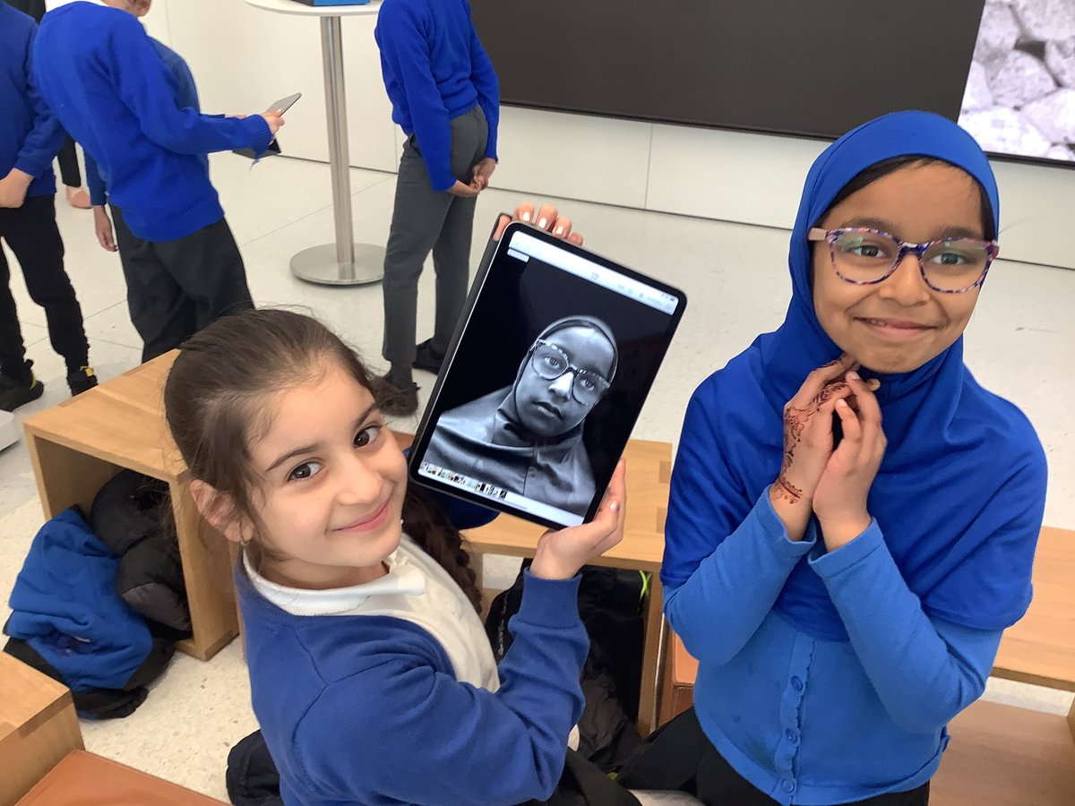 stsilasyear3_4's tweet photo. Thank you to Liverpool Apple store who provided a fantastic workshop to Y3/4. We learnt lots of photo editing skills.
#silascomputing https://t.co/5zNTeFwBpf