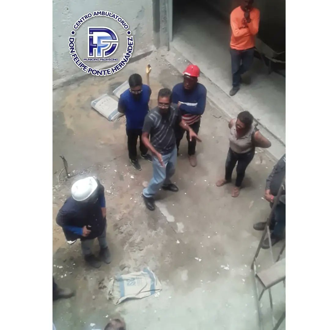 ambulatoriodfph's tweet photo. #21Abr | Acompañamiento y supervisión a los trabajos de la Emergencia por  parte  del @alcaldiadepalavecino haciendo recorrido para conocer los avances de la mejora  de la emergencia del @ambulatoriodfpcabudare

#JuntosPorCadaLatido #PalavecinoSeRenueva #PalavecinoSaludable https://t.co/02kO21XQhW