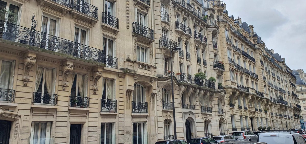 KermenguyExpert's tweet photo. En déplacement à Paris, je n'ai pas vu le soleil... Mais j'ai vu de beaux immeubles 😉
#ExpertFoncier #ExpertsFonciers #valeurvenale #chartedelexpertise https://t.co/YWFih9FND4