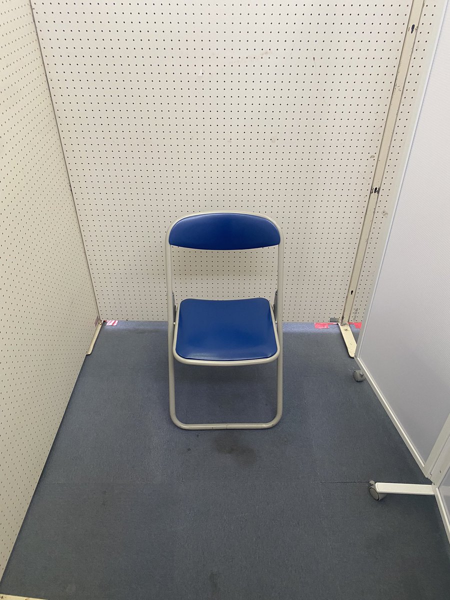 ppcpprrt's tweet image. ちょっと熱出て病院行ったら思ってた10倍くらい隔離されて笑っちゃったよね
あと赤字にカタカナでレッドって書いてあるのジワる(陰性でした)