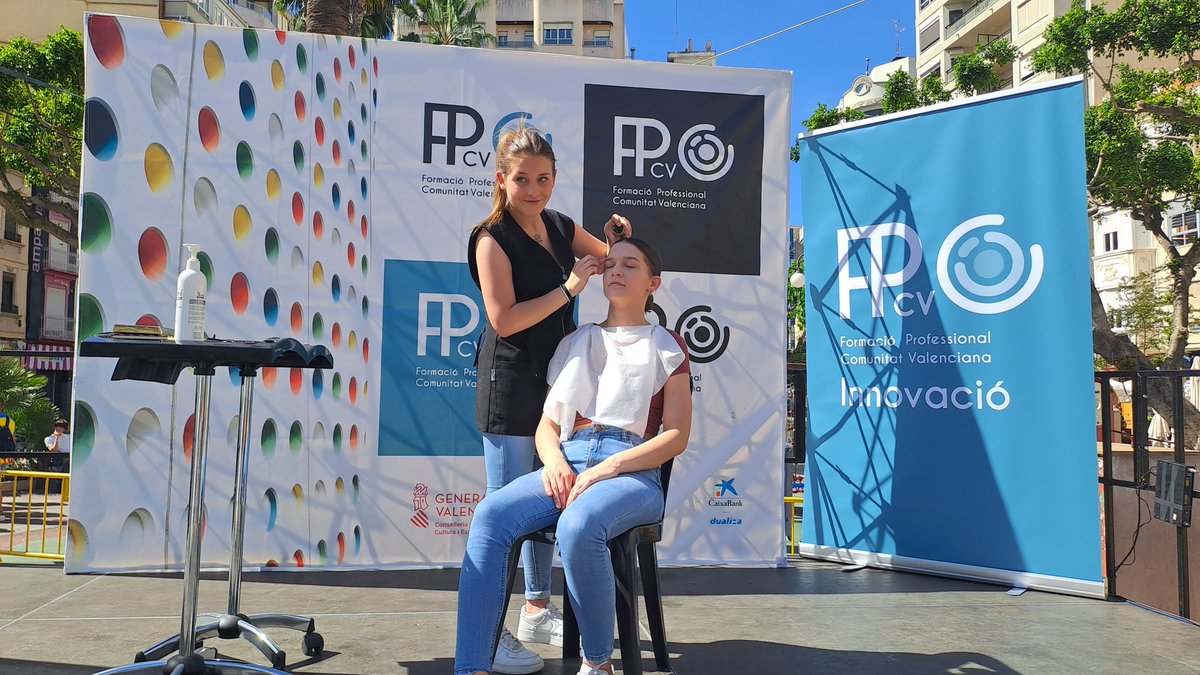 sermonfu's tweet photo. Apostem per la FP.
Fins les 18:00  a la Plaça Major d'Alzira.
@CefireP  @AjuntAlzira @GVAeducacio @dmontalva  @fpalzira #fpvalenciana https://t.co/EaD2qqO8b9