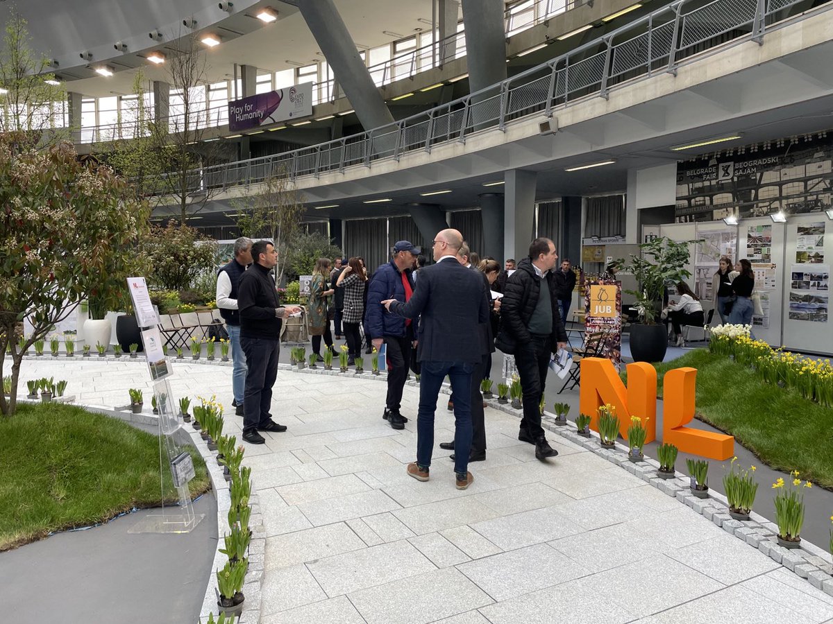 NLinBelgrade's tweet image. 🌲 🏡 We are presenting #GreenCities project at the SEEBE Construction Fair, talking about #VerticalGreeningSolutions and #GreenRoofs. This is another step in deepening our 🇳🇱 🇷🇸 cooperation. The future is urban, the future is green! 🌲 🏡