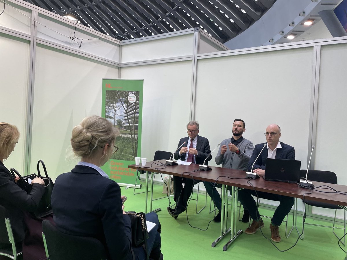 NLinBelgrade's tweet image. 🌲 🏡 We are presenting #GreenCities project at the SEEBE Construction Fair, talking about #VerticalGreeningSolutions and #GreenRoofs. This is another step in deepening our 🇳🇱 🇷🇸 cooperation. The future is urban, the future is green! 🌲 🏡