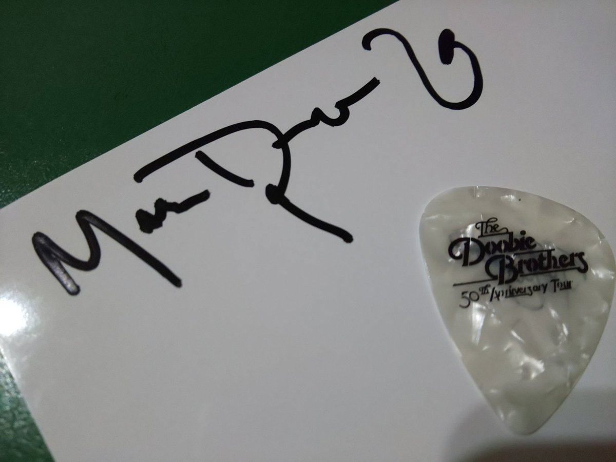 kuro959595's tweet photo. ドゥービーブラザーズ
50周年ワールドツアーで
来日中のアルトサックス奏者
元イエロージャケッツの
マークルッソ さんの
サインゲット👍️
#Doobiebrothers
#Marcrusso https://t.co/r2LCTovti3