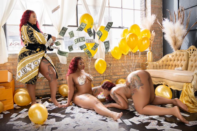 It&rsquo;s my mfkn birthday wish me one and follow my vip page its going down all day  https://t.co/hTyS19VUm8<a href="/tag/savethedate"class="tags"><span>#savethedate</span></a>