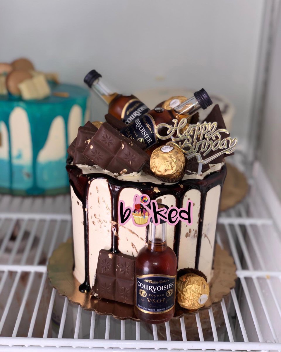 baked_gh's tweet photo. Call or WhatsApp us on 0266210228 to place your order🥳🍰💃🏻 https://t.co/y903bHYw7m