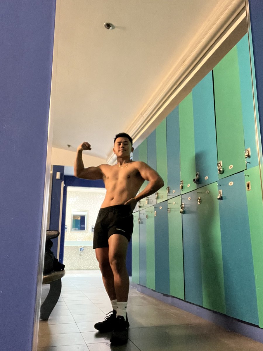dreysskye's tweet photo. 32lbs later … https://t.co/CjjFwLQDTT