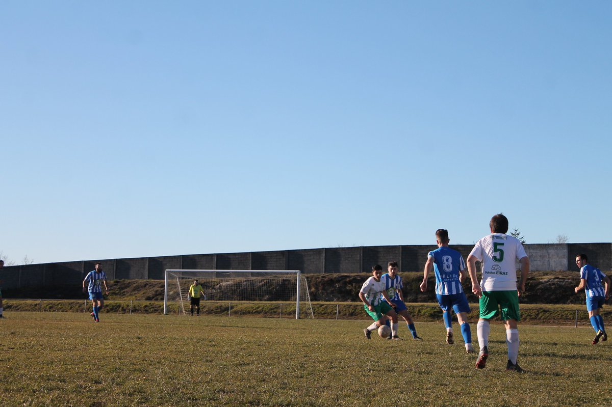 😢Esta finde tocou caer por 5-2 na visita a Palas ante un gran equipo local.

💪Coa vista xa posta no seguinte choque.

#SDCASTROVERDE2223 #URSULUT #IMOSVERDES💚🤍