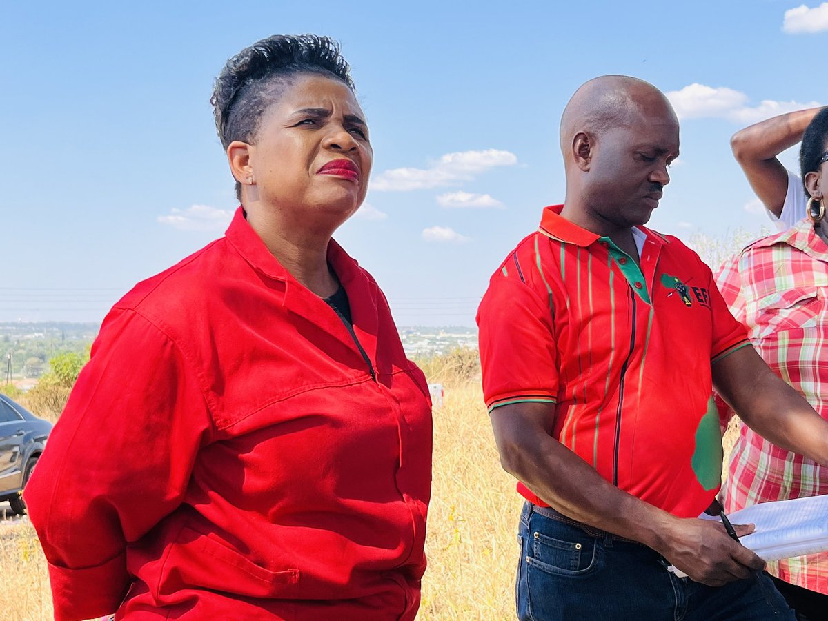 EFF_Limpopo's tweet photo. 🔺Happening Now🔺

-EFF Limpopo Leadership led by Provincial Chairperson Cmsr @TshilidziMaraga leading a preparatory meeting at Disteneng, Polokwane Sub-Region Ward 23 ahead of the Voter Registration Campaign Launch on Friday, 28 April 2023.

#RegisterToVoteEFF https://t.co/U46MdboB8R