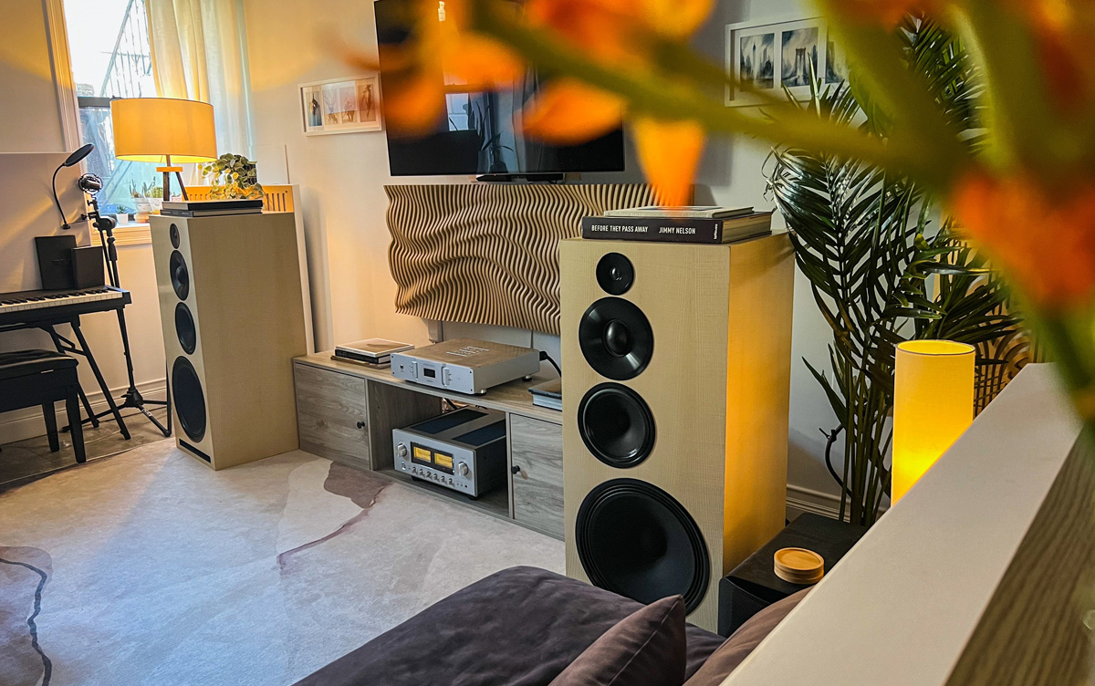 frankhasselriis's tweet photo. DIY Loudspeakers:

Ellipticor-A50-II, built by William, Brooklyn, NY, US 😍

Link to story by William: https://t.co/V2jcZdAhgY

#scanspeak #ellipticor https://t.co/HmHbd0vyNX