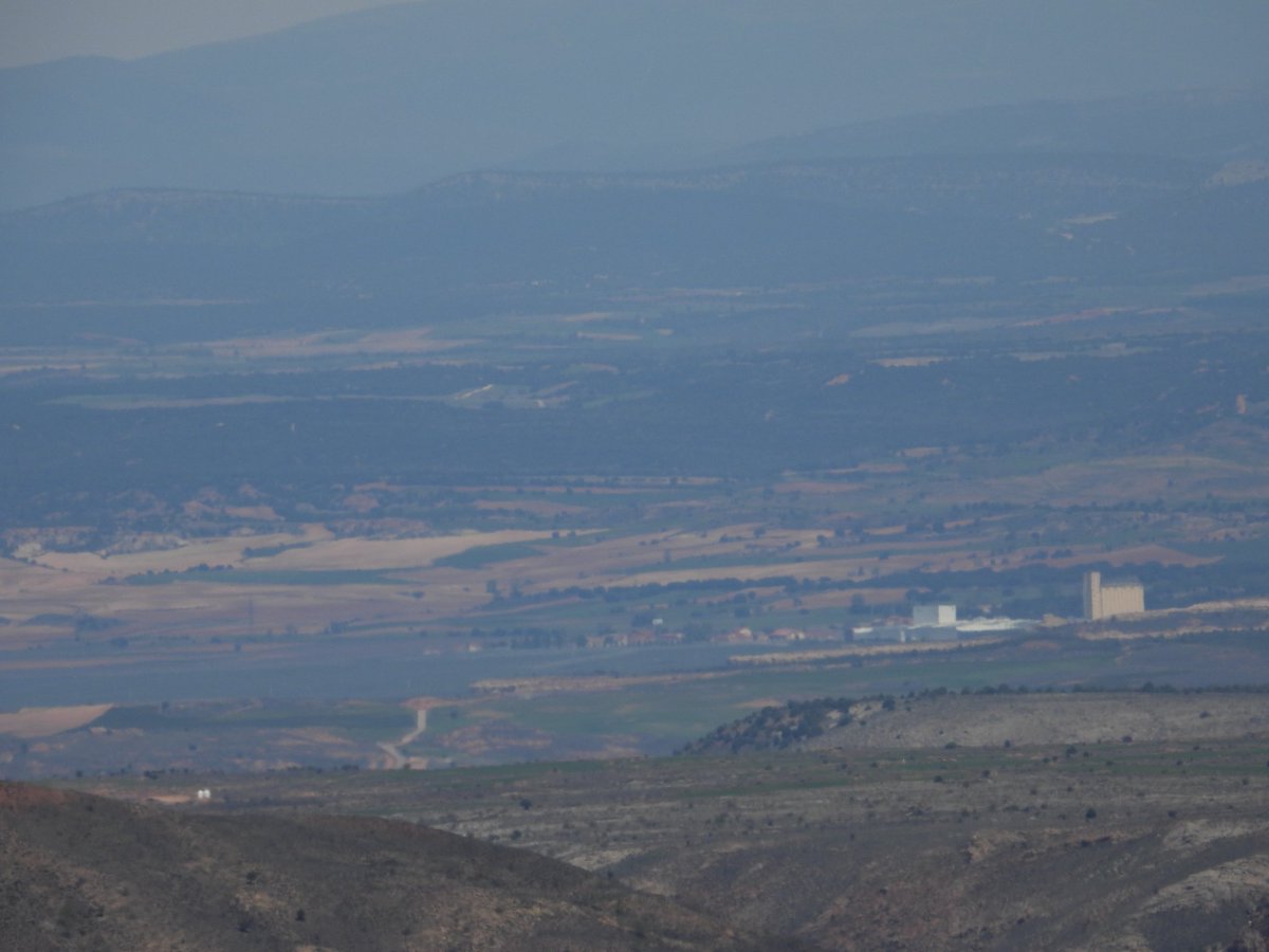 IsaacLopez79's tweet photo. #CastillodeGormaz y #LaRasa vistos desde la #SierradePela.
Buenas vistas. https://t.co/RaFnQjZgS2