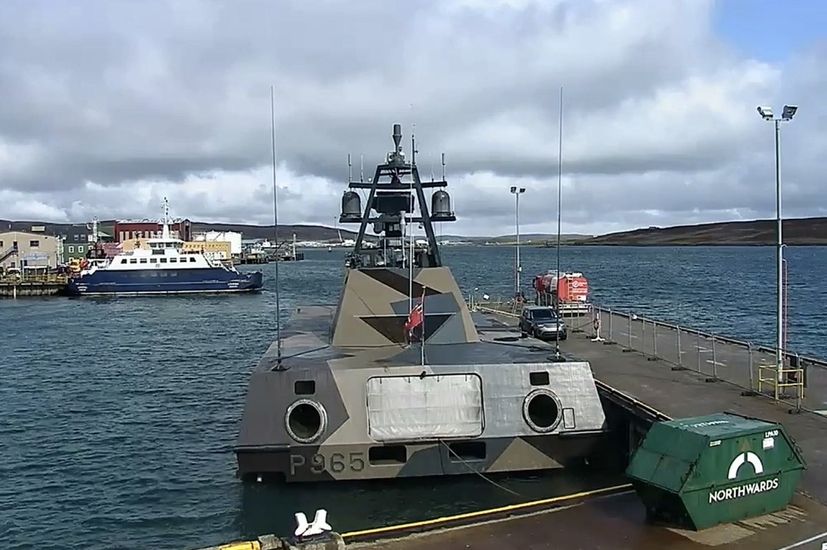 WarshipCam's tweet photo. Royal Norwegian Navy Skjold-class corvette HNoMS Gnist (P965) in Lerwick, Scotland - April 25, 2023 #hnomsgnist #p965
SRC: webcam https://t.co/ELNWA8sJpv