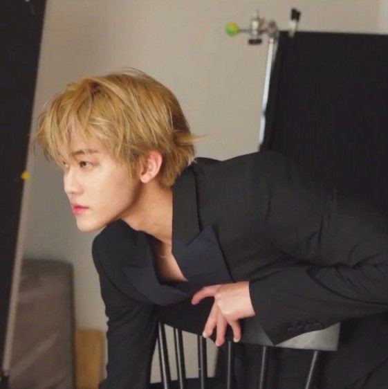 coconutnuy's tweet photo. nomin au
- obsessed by coconutnuy

hidup seorang yang bernama oscar kini berumur 19 tahun bertemu dengan lelaki kaya tampan yang tampak umurnya jauh beda dengan oscar yang bernama, Arstennio Otto Arlo yang kini beranjak 27 tahun. https://t.co/5bLXeN1TgD