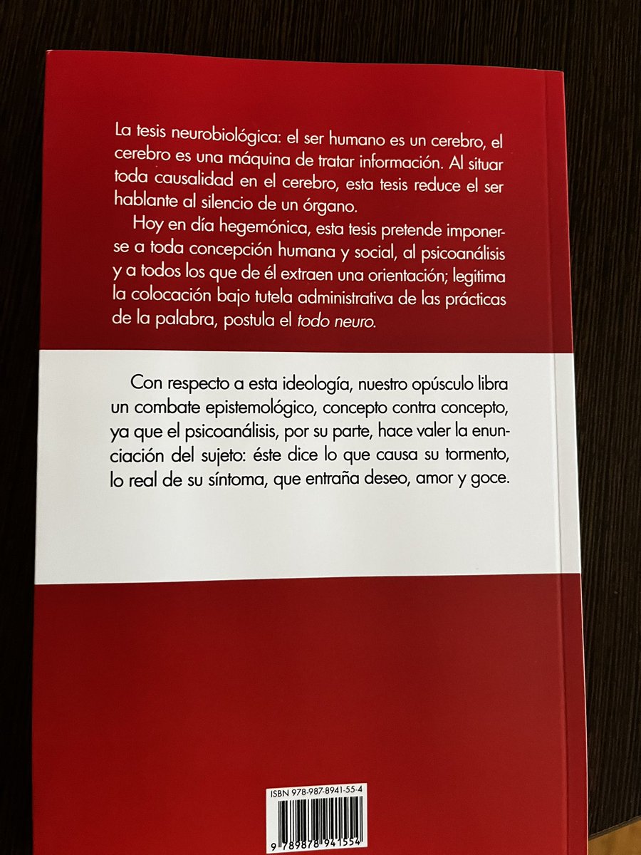MarioIzcovich's tweet photo. Hoy en día lo “neuro” sirve para todo. 
Aquí un libro que desnuda una operación ideológica  de nuestros días (si todo es neuro, el tratamiento posible es la farmacología y el adiestramiento y el sujeto no es responsable de lo que le pasa) https://t.co/eDyifIc1v3
