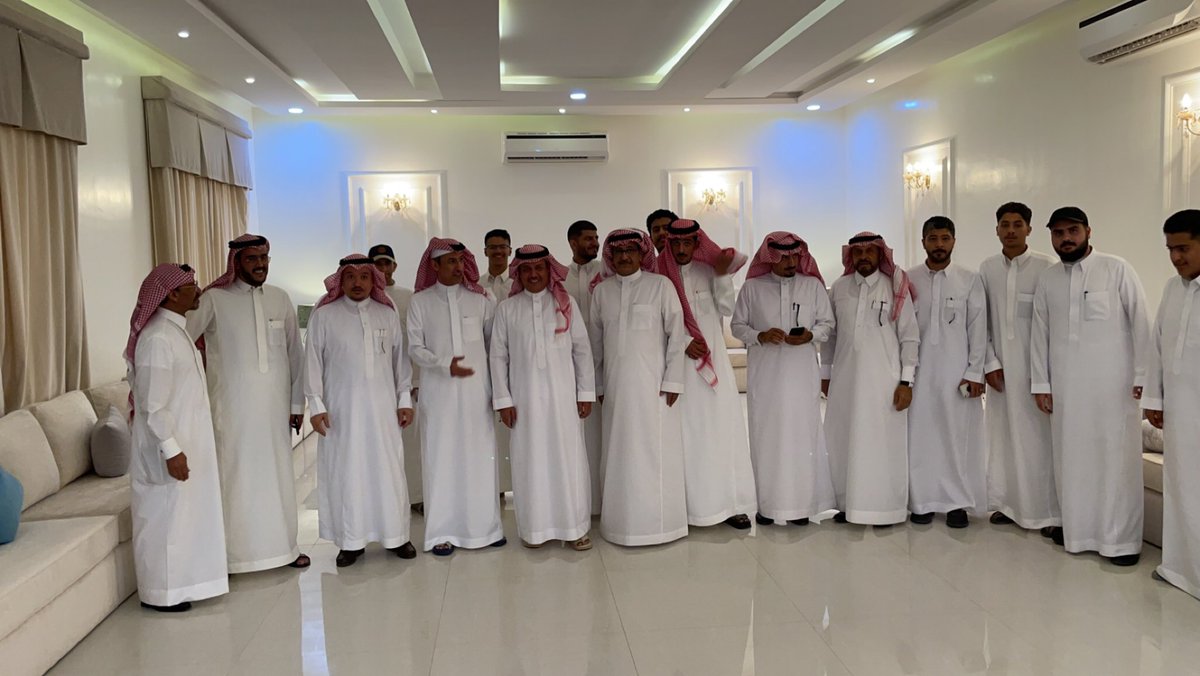 alsultan385's tweet photo. زيارة رجل الاعمال ونائب رئيس نادي النصر سابقاً الاستاذ/ عامر السلهام وبعض ابناء اسرته  الى #روضة_سدير  وقد حلوا ضيوفا على رئيس مركز روضة سدير الاستاذ/ خالد بن عبدالله الماضي في منزله وديوانية البابطين ومجلس البعيجان في القرية التراثية بروضة سدير الجدير بالذكر ان اسرة السلهام من أسر روضة سدير التي غادرتها منذ سنوات والان يعودون باحياء منزل اجدادهم في القرية التراثية
من #تغطيتي #سناب للزيارة