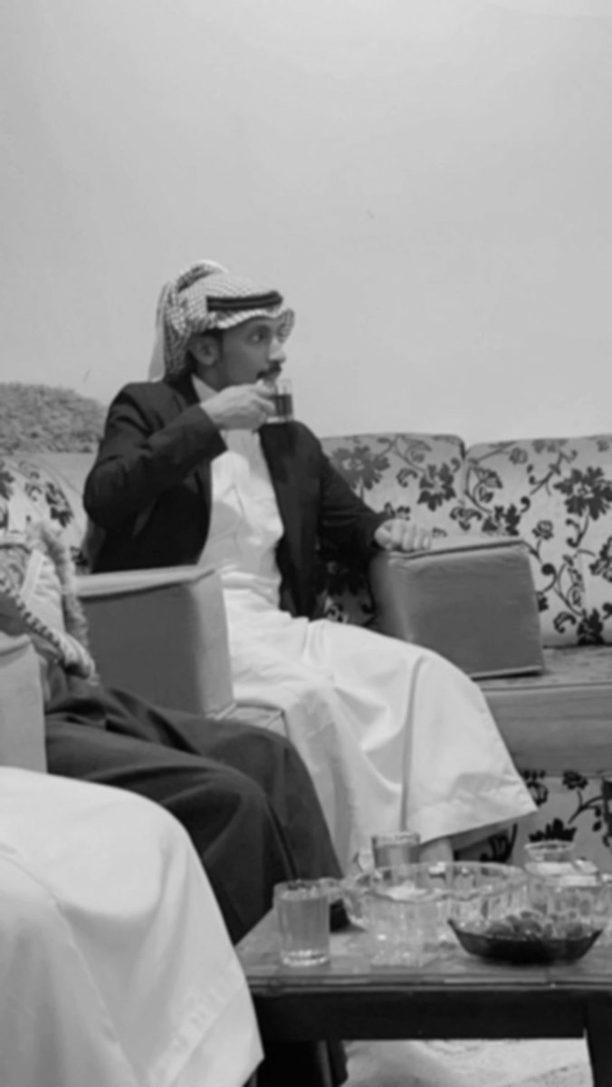 1jv5r's tweet photo. الكلام اشواك لاصار الصحيح 
ونْهدر بيتين في قولك حرام 

تْعرفنا الناس والا انت استريح 
مايعرفك غير حقين الدوام . https://t.co/AMYDlR71zZ