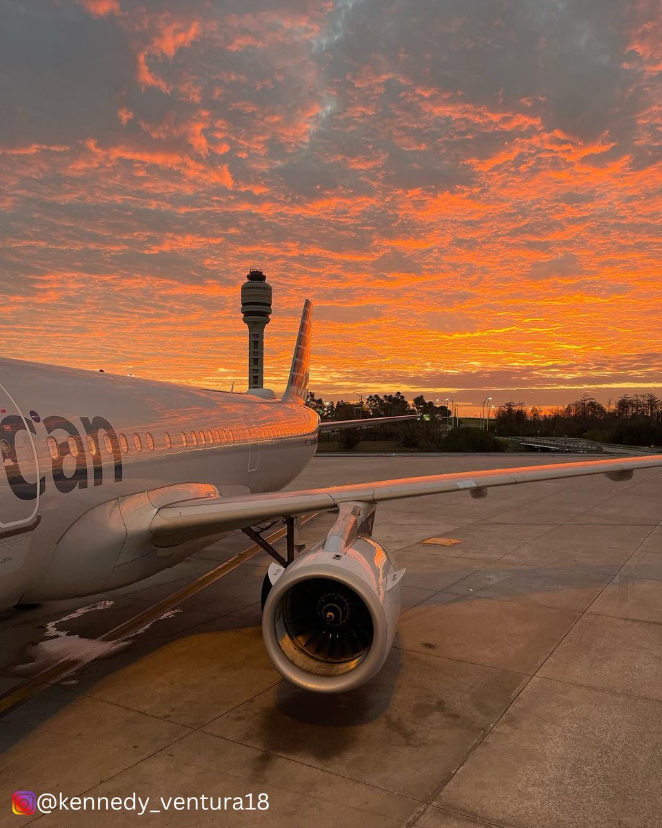 MCO's tweet photo. Another day, another sunrise, another adventure. #TravelTuesday ☀️✈️ https://t.co/Xy6bIPauSV