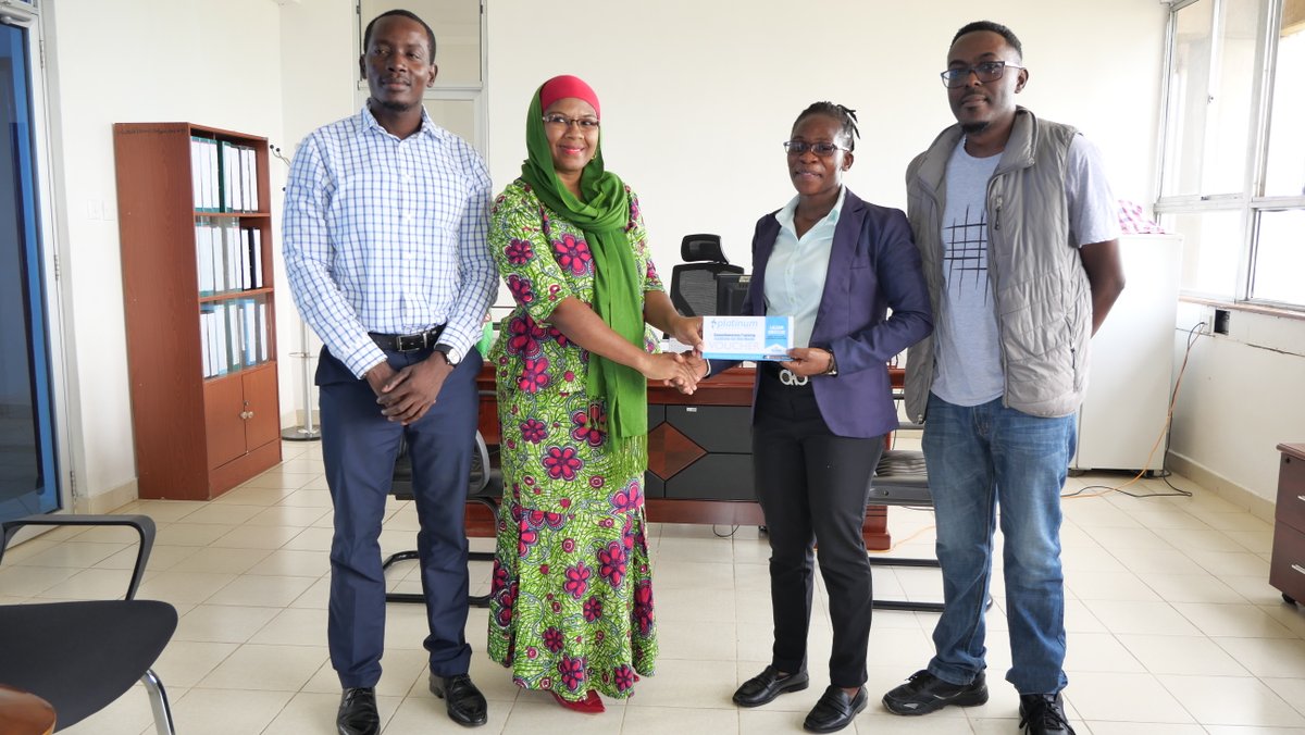 unitedmillers's tweet photo. Congratulations to the Fish Fiesta Mr and Ms Flex winners - Duncan Otiato and Lillian Oroche. Thanks to Farida Salim CEC Member for Trade, Tourism, Industry, and Marketing. Kisumu County for presenting the award. 

#Unitedmillers #FishFiesta #Voucher #Kisumu https://t.co/TLtc1xZJ9e