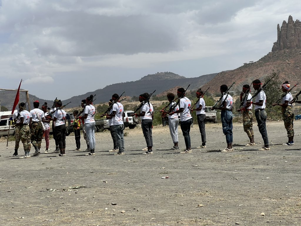 ShewitBitew's tweet photo. ሙሴ ክፍለ ሰራዊት ፅምብል ምስረታ ካልኣይ ዓመት ብድሙቕ ተከቢሩ።

ኣብዛ ጅግና ክፍለ ሰራዊት እዚኣ ኾይነ ብምቅላሰይ ኩርዓት ይስመዓኒ።

ሎምን ፅባሕን ኽብሪ ንሰራዊት ትግራይ !
ዘልኣለማዊ ክብርን ሞገስን ንጀጋኑ ስውኣትና !!! https://t.co/kTEqolIMNz