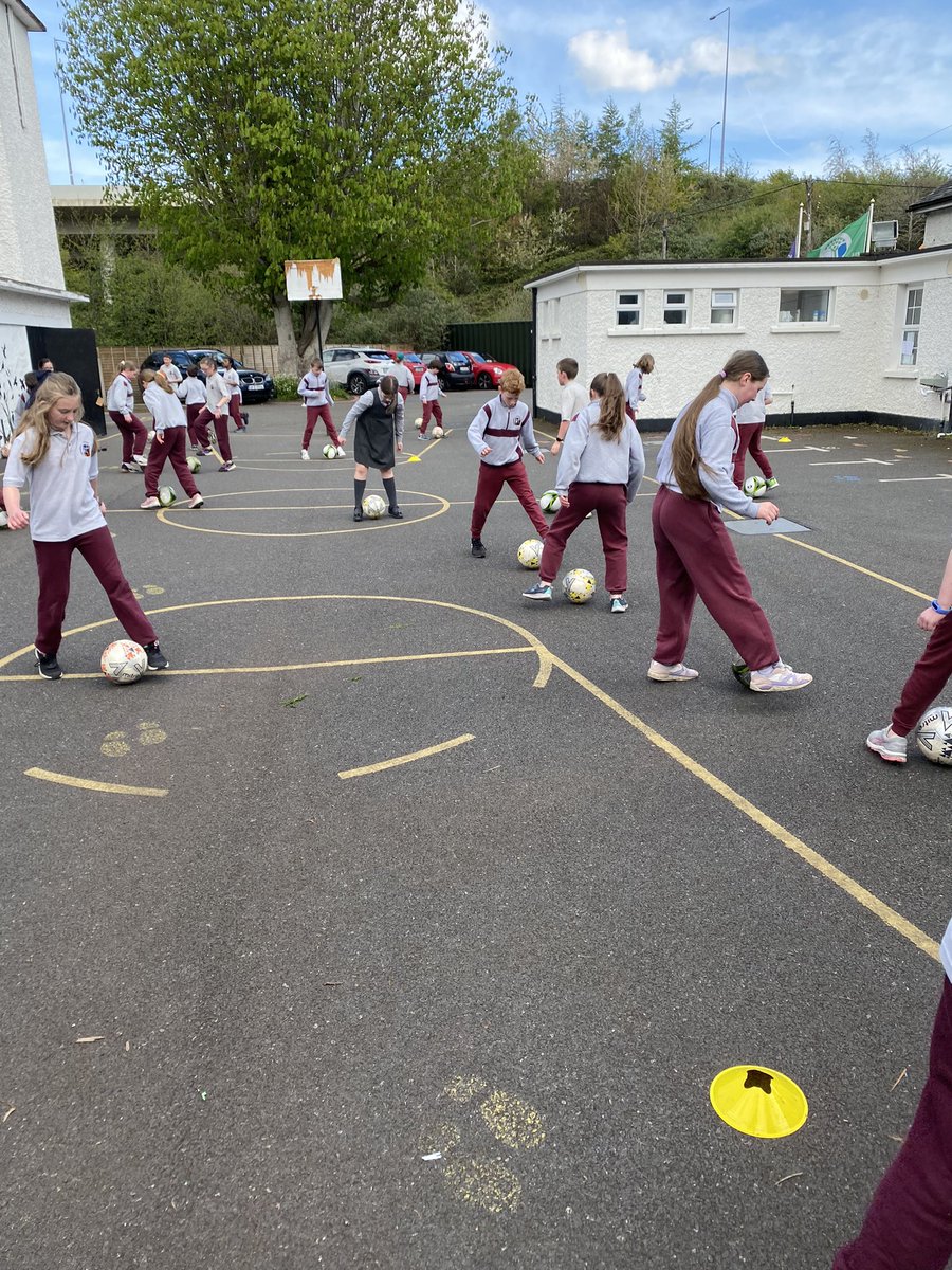Edtownactive's tweet photo. @IrelandFootball FAI futsal with Matthew! Great fun for all the classes as part of #ASW23 https://t.co/cWn8vnkPHx